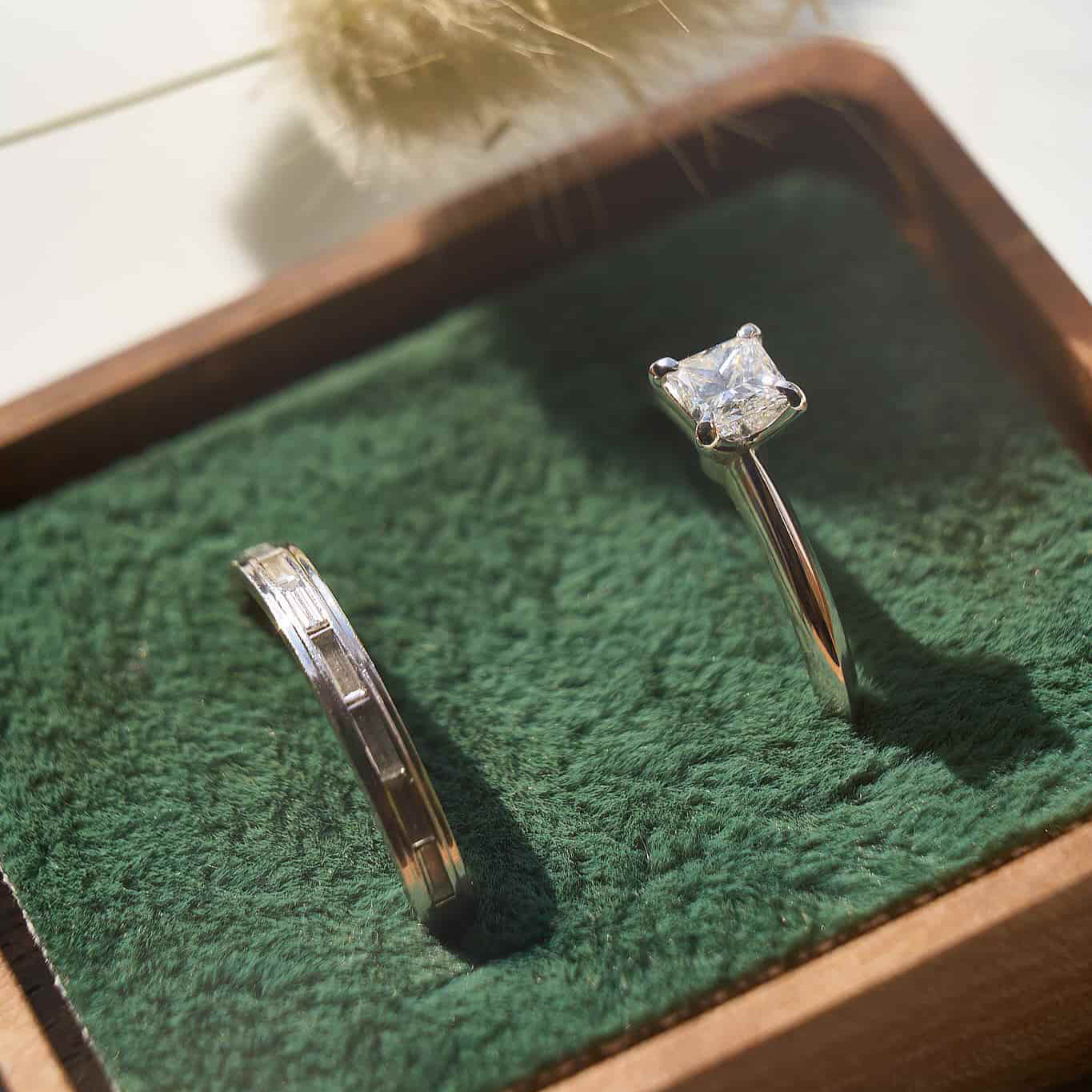 Gold Ring with Princess Diamond 0,3 ct