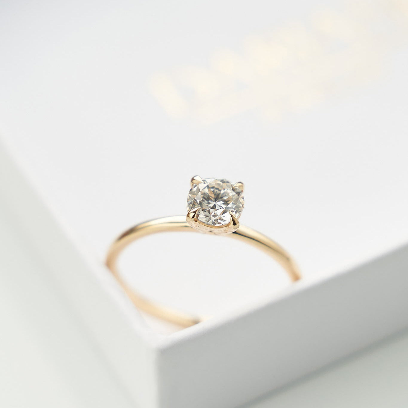 Gold Ring with Round Diamond 0,5 ct