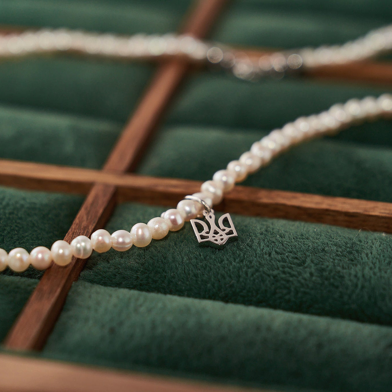 Gold Necklace with Pearls