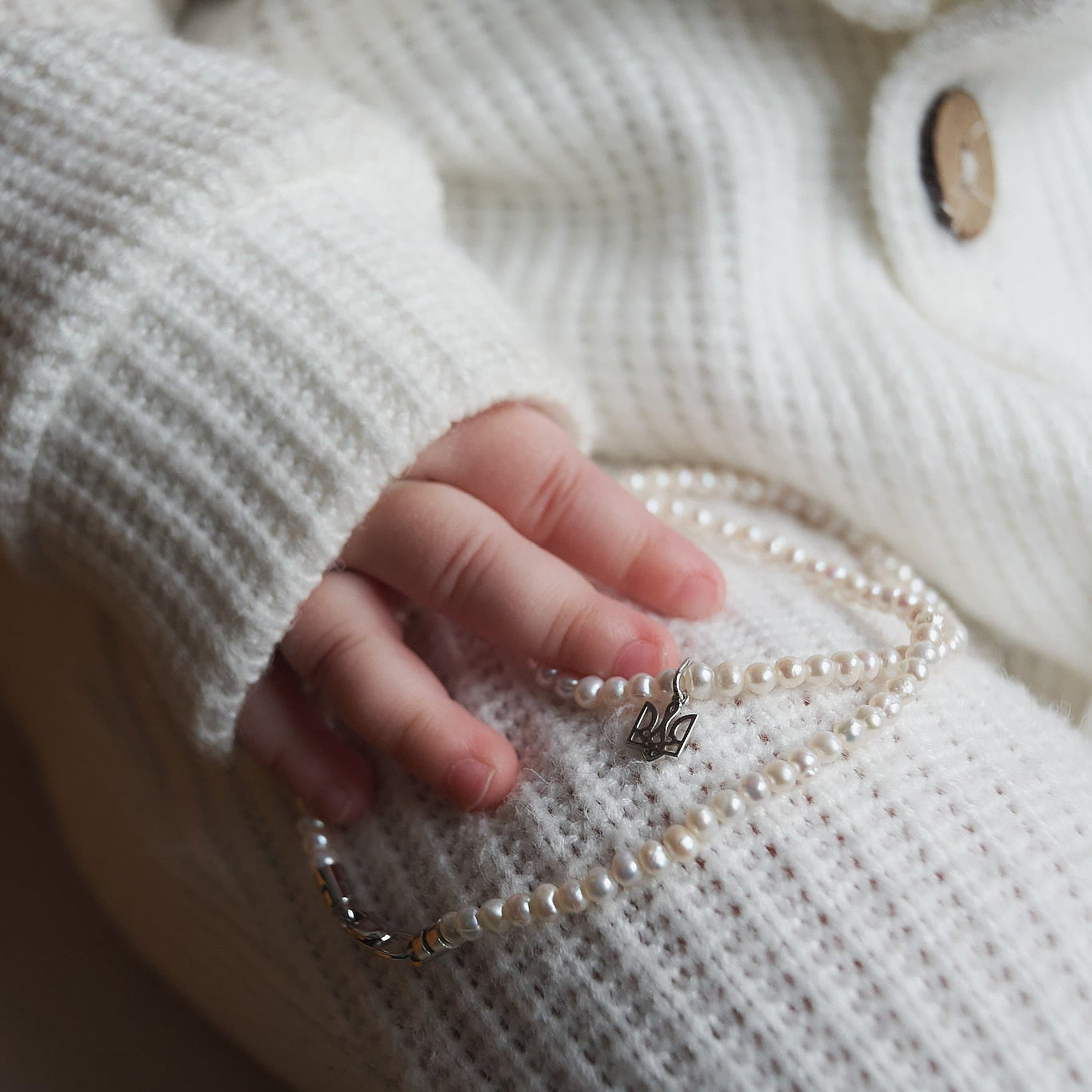 Gold Necklace with Pearls