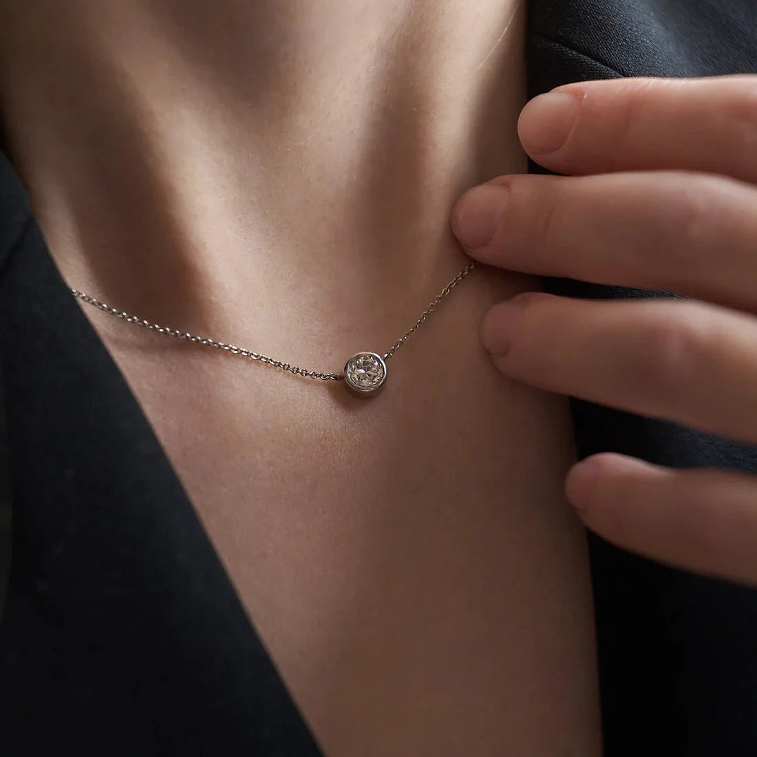 Gold Necklace with Round Diamond 0,7 ct