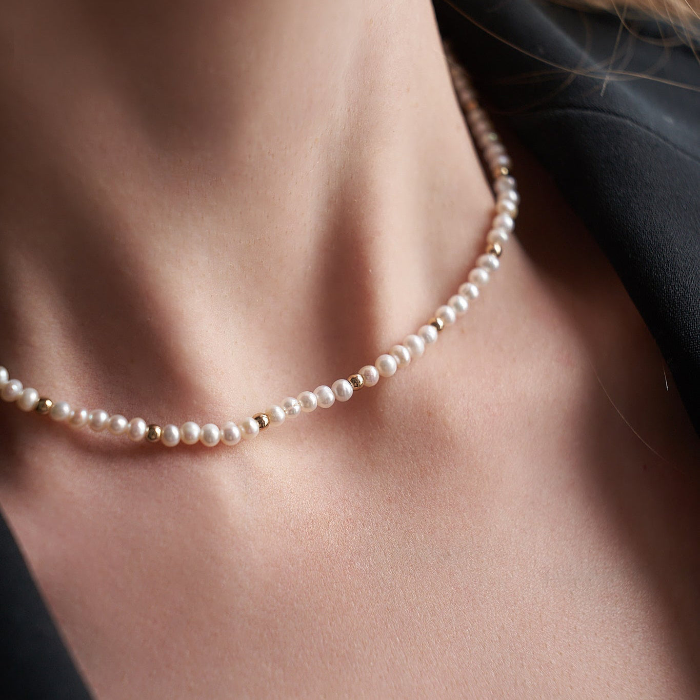 Gold Necklace with Pearls