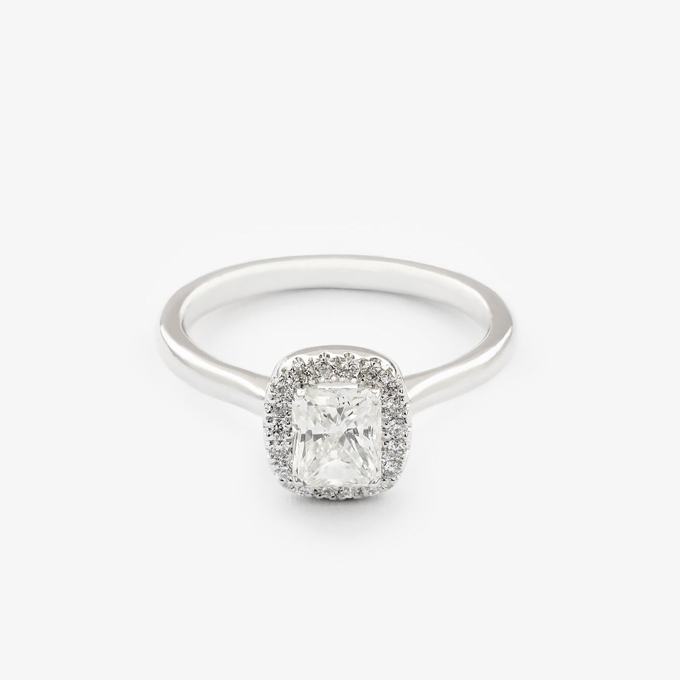 Gold Ring with Radiant Diamond 0,5 ct