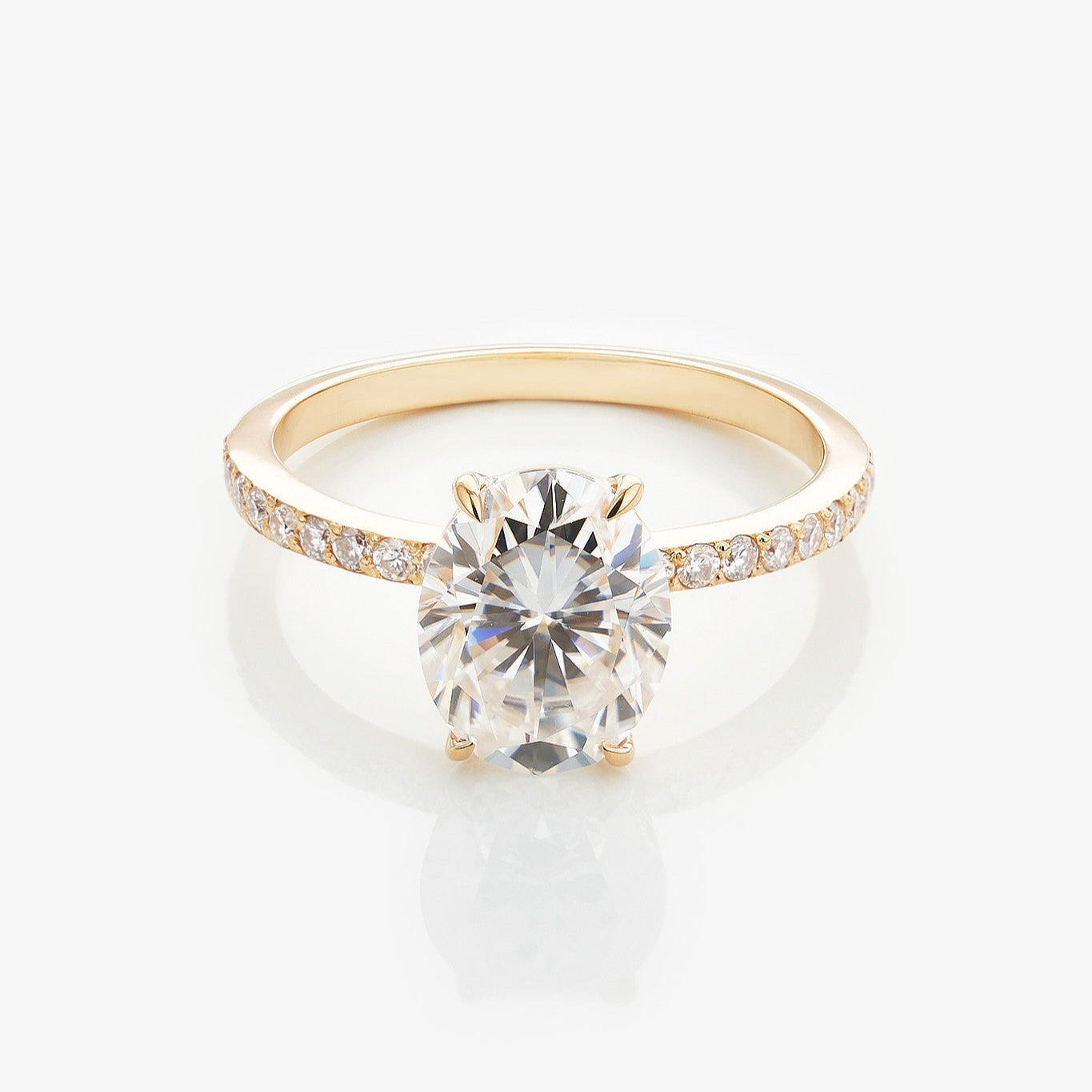 Gold Ring with Oval Diamond 2 ct