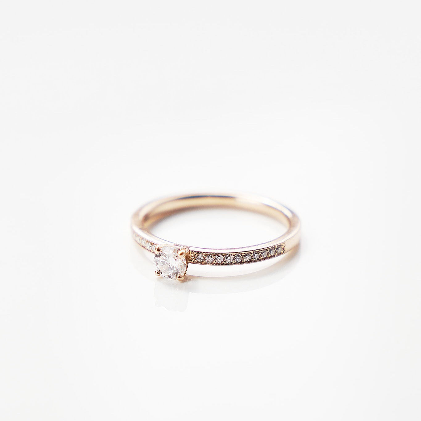 Gold Ring with Round Diamond 0,3 ct