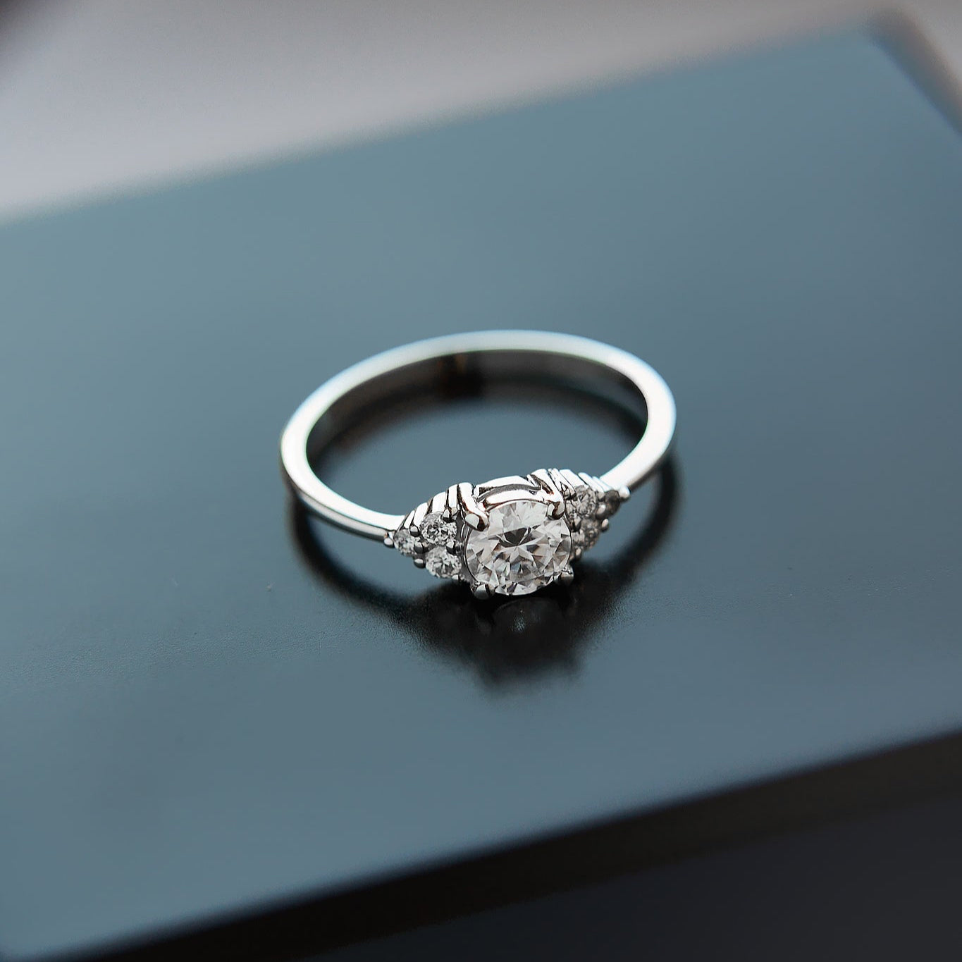 Gold Ring with Round Diamond 0,5 ct