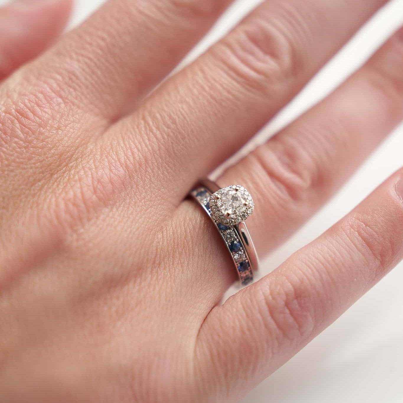 Halo Ring with Cushion Diamond 0,5 ct