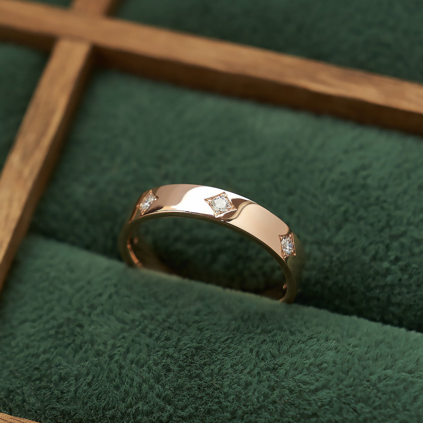 Gold Ring with Diamonds