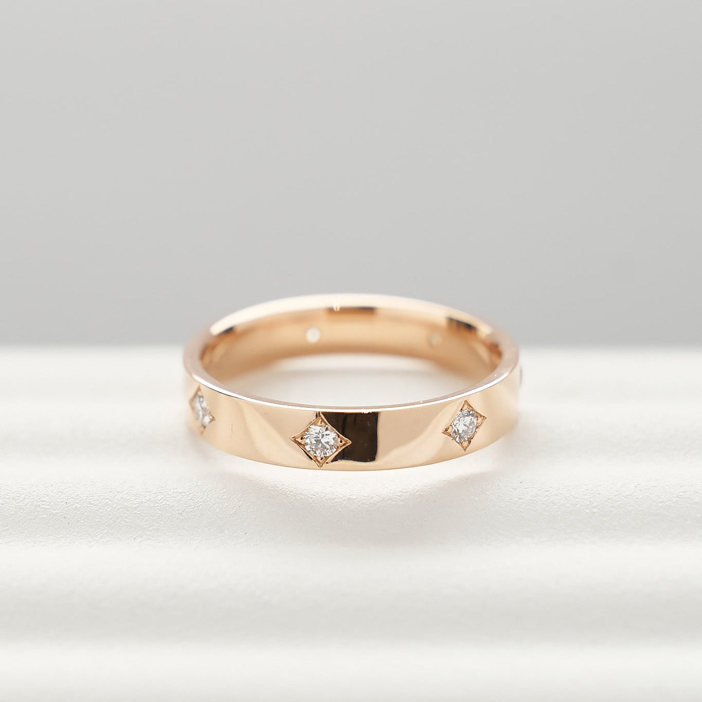 Gold Ring with Diamonds